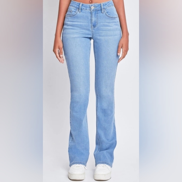 NWT YMI Size 11 Medium Wash Boot Cut Jeans - Picture 6 of 7
